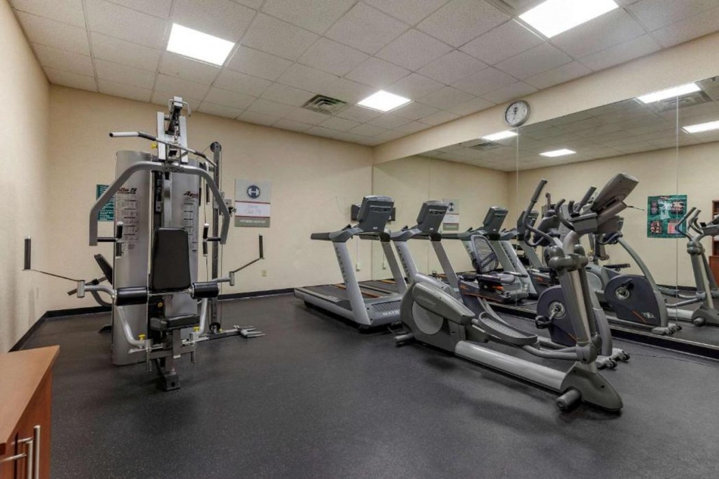 Clarion Suites At The Alliant Energy Center 16/27