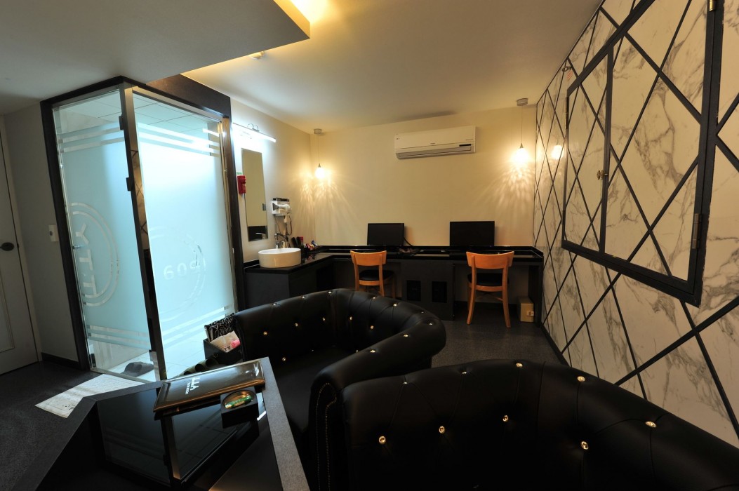 Ytt Motel 28/84