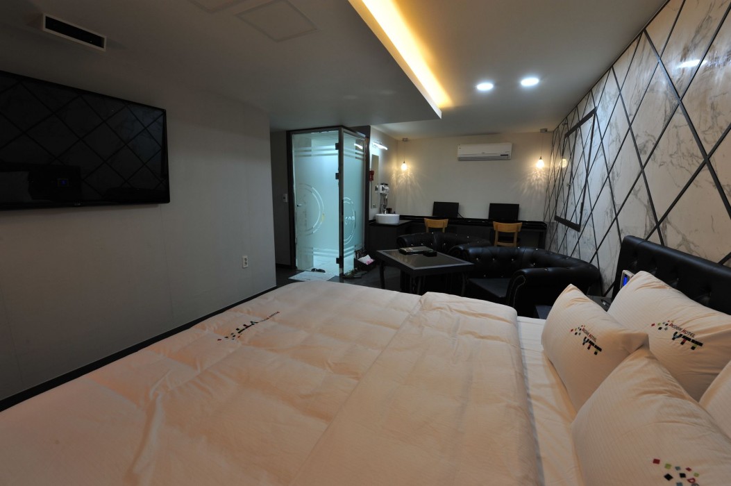 Ytt Motel 25/84