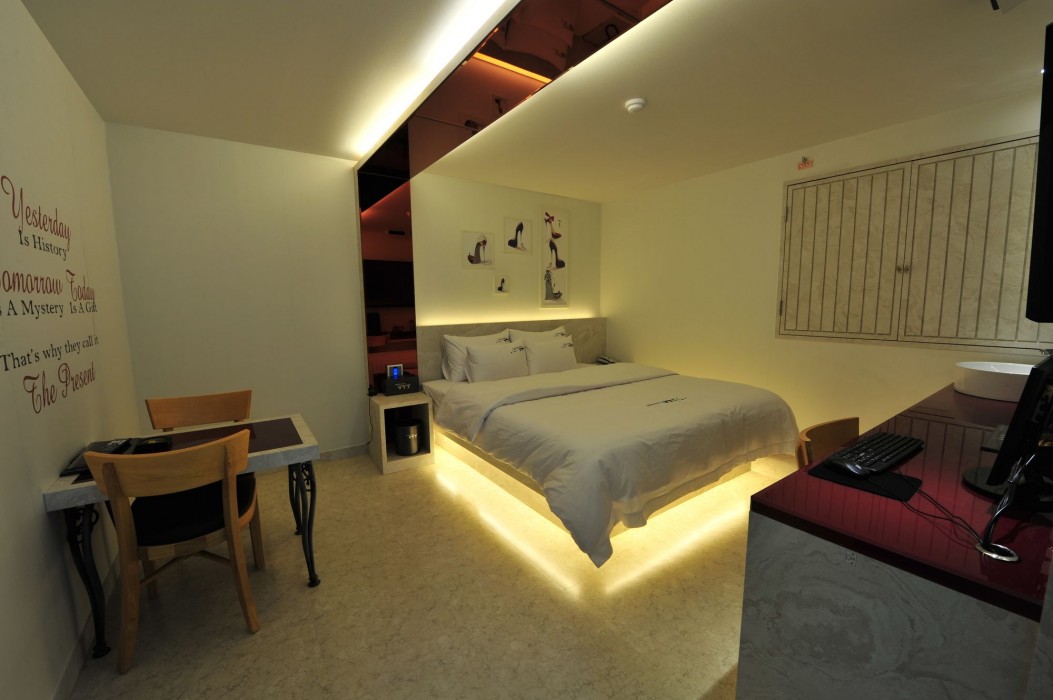 Ytt Motel 13/84