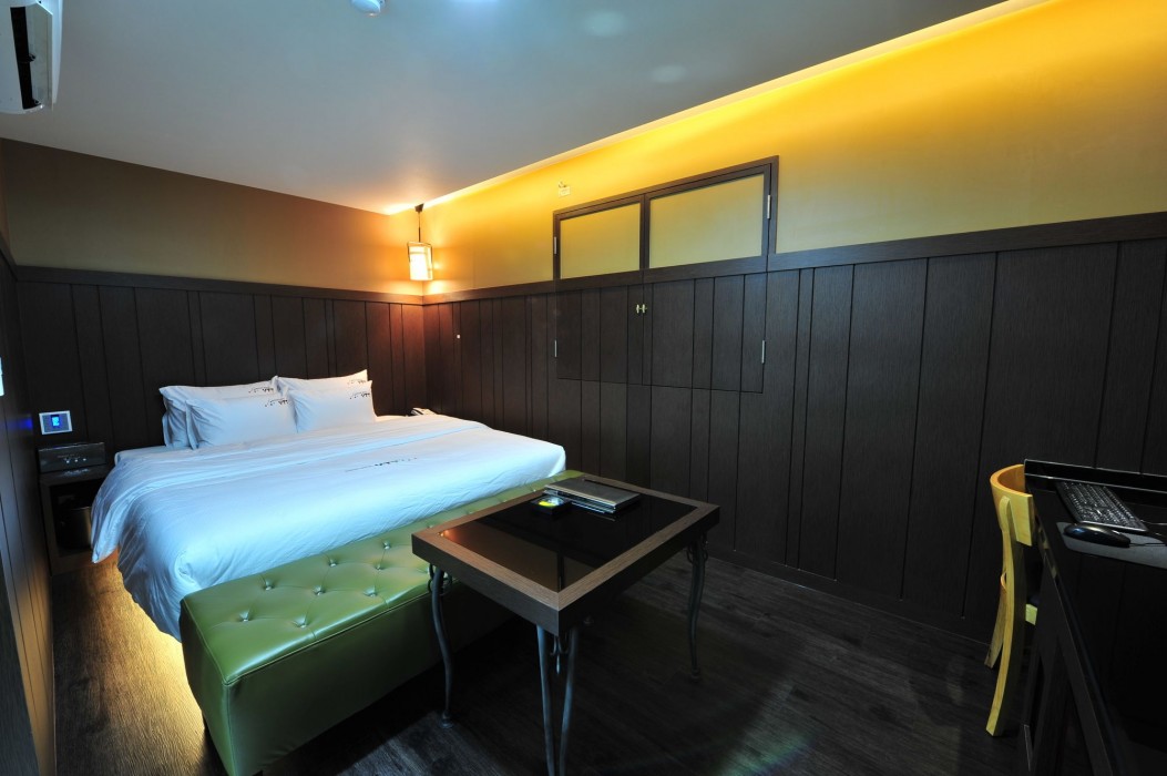 Ytt Motel 23/84