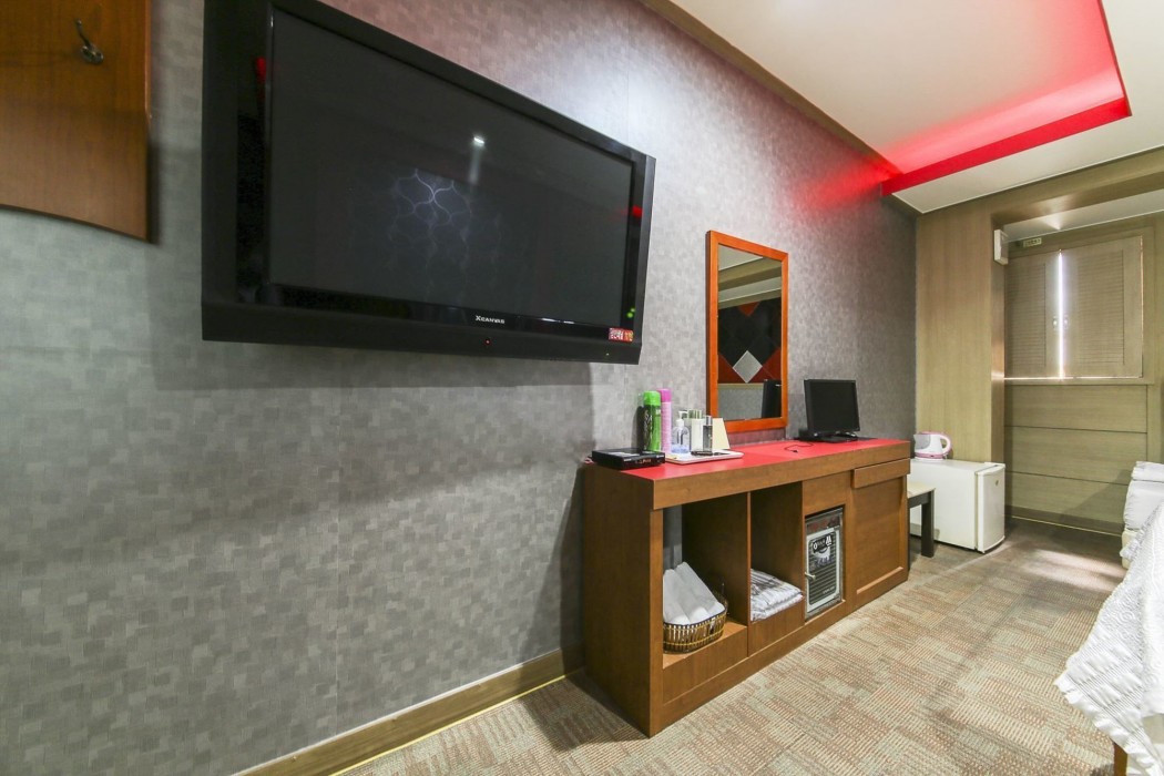 Boom Hotel 15/26