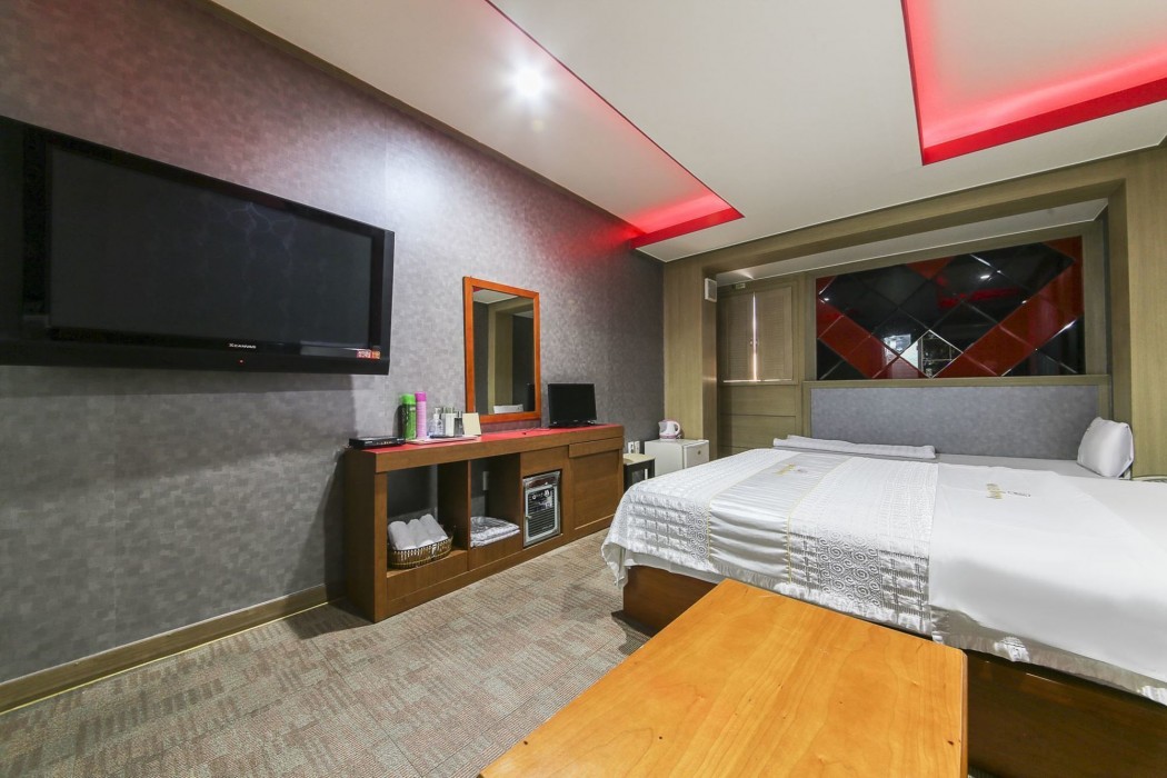 Boom Hotel 23/26