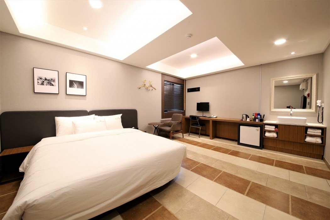 Star Hotel 33/72