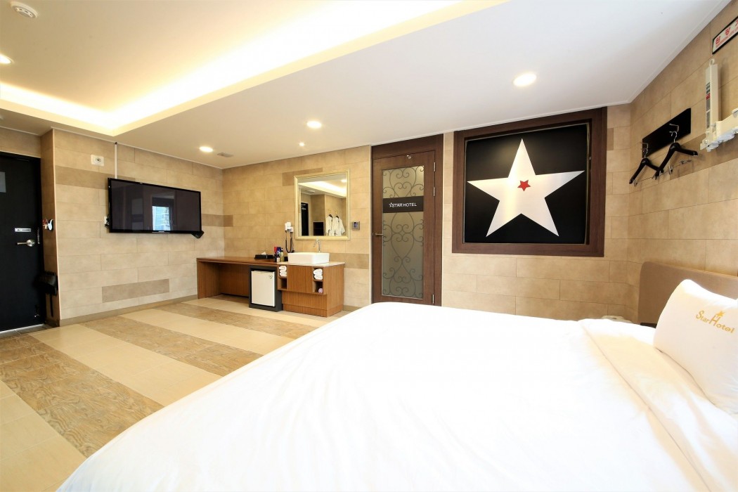 Star Hotel 43/72