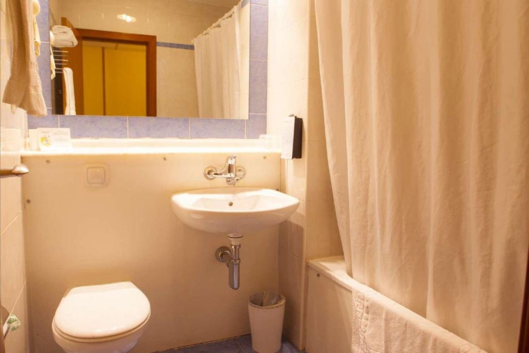 Travelodge Alicante Puerto 21/82