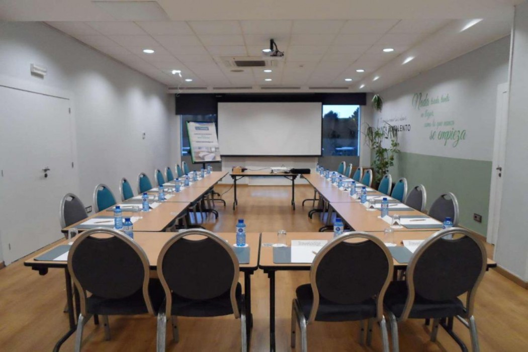 Travelodge Alicante Puerto 41/82