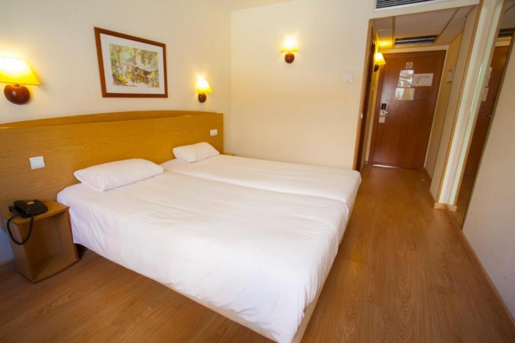 Travelodge Alicante Puerto 11/82