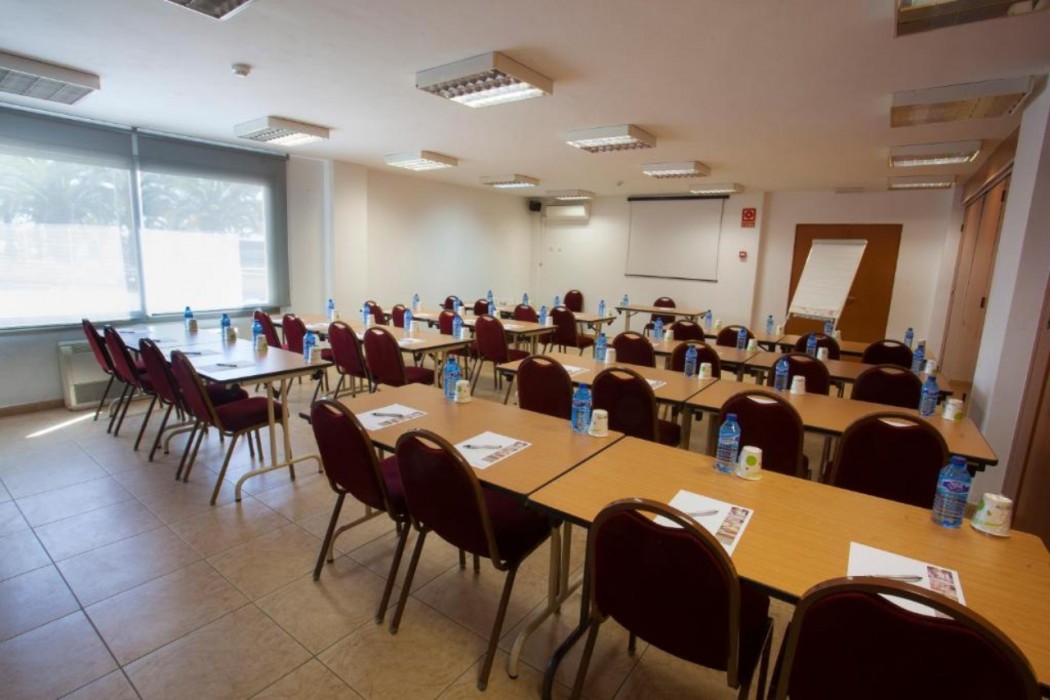 Travelodge Alicante Puerto 38/82