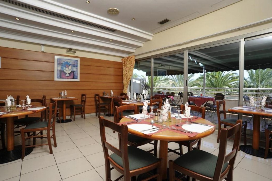 Travelodge Alicante Puerto 48/82