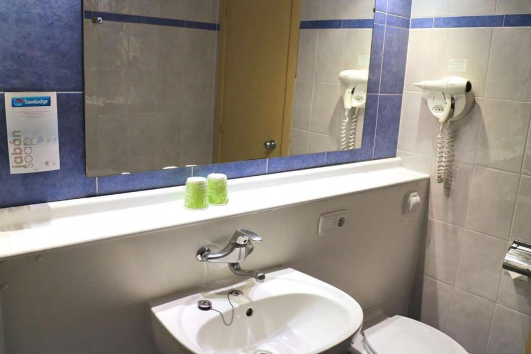 Travelodge Alicante Puerto 25/82