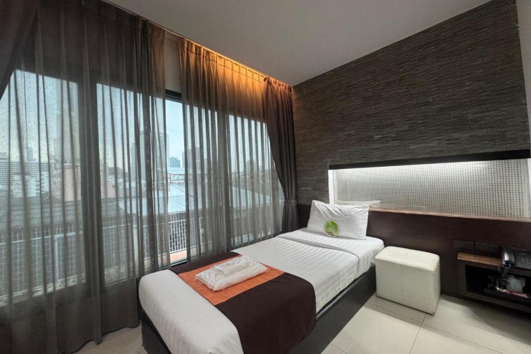 Collection O The Bangkok Airport Link Suite 10/56