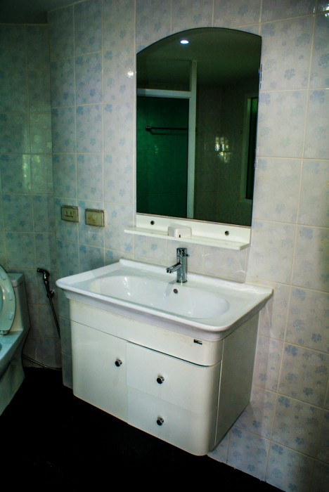 W-9 Hotel 40/73