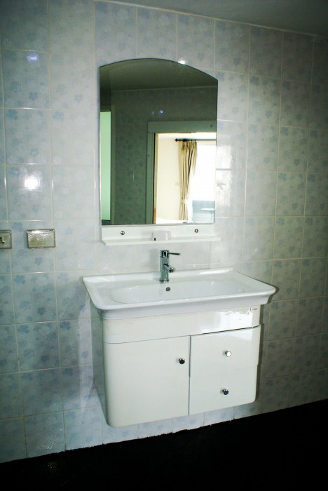 W-9 Hotel 42/73