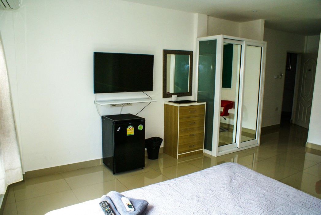 W-9 Hotel 45/73