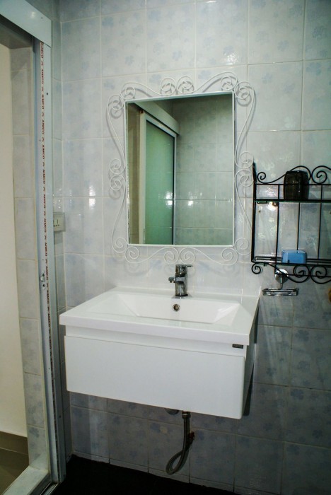 W-9 Hotel 26/73