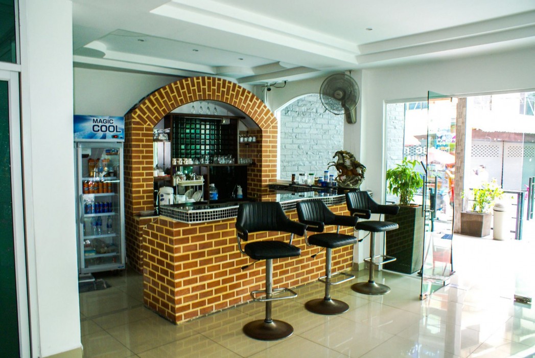 W-9 Hotel 43/73