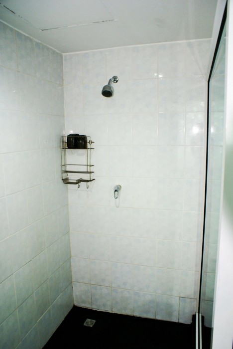 W-9 Hotel 25/73