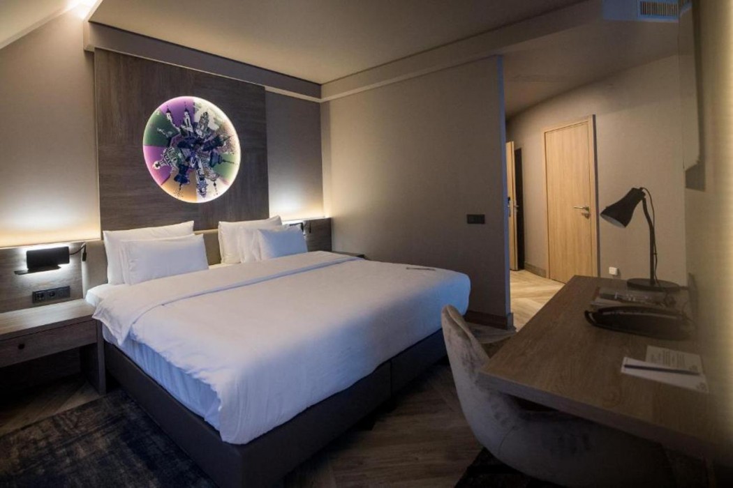 Conti Hotel 11/63