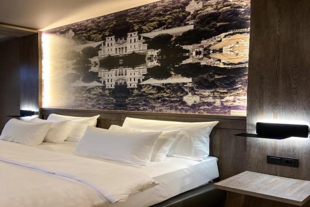 Conti Hotel 13/63