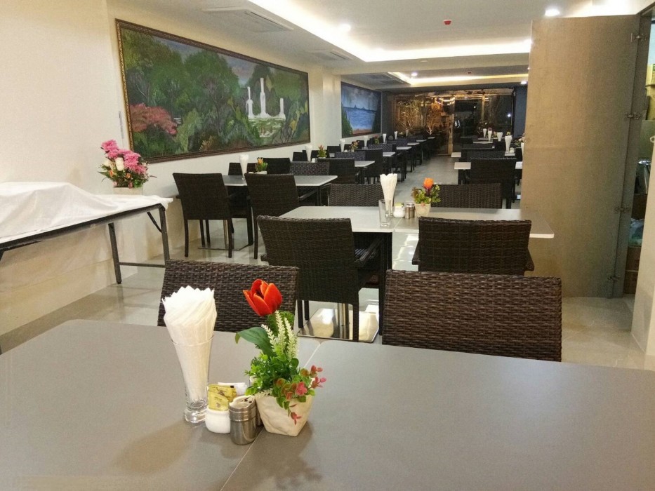 Golden Jomtien Beach Hotel 46/100