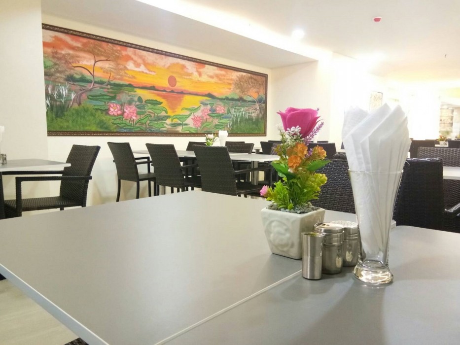 Golden Jomtien Beach Hotel 61/100