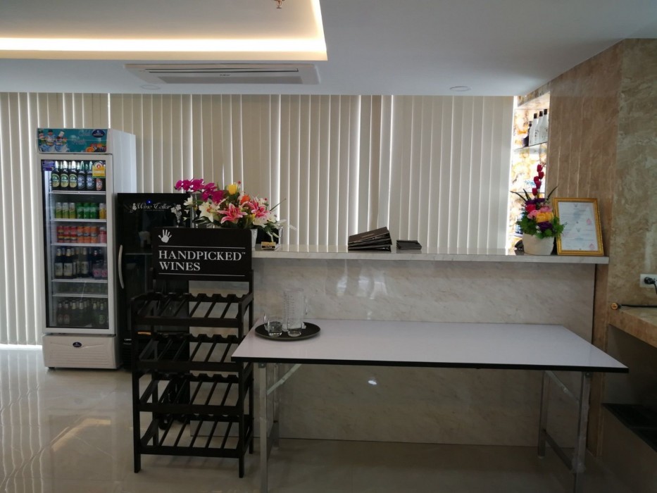 Golden Jomtien Beach Hotel 58/100