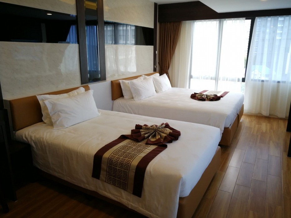 Golden Jomtien Beach Hotel 65/100