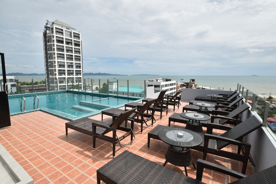 Golden Jomtien Beach Hotel 55/100
