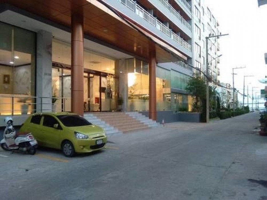 Golden Jomtien Beach Hotel 43/100