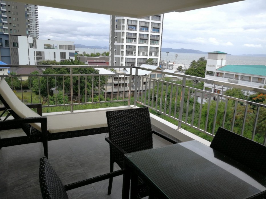 Golden Jomtien Beach Hotel 48/100