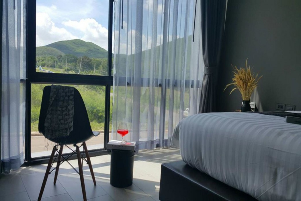Hotel Together 16/37
