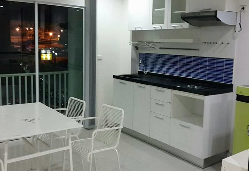 The Y House 24/43