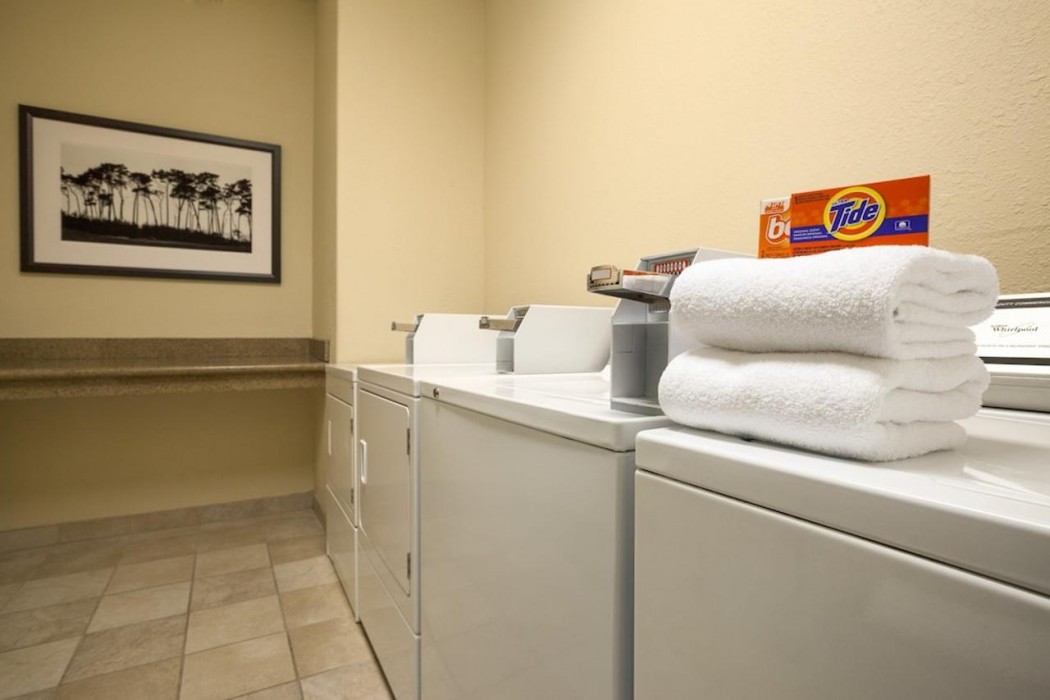 Country Inn & Suites by Radisson, Baltimore North/White Marsh 18/24