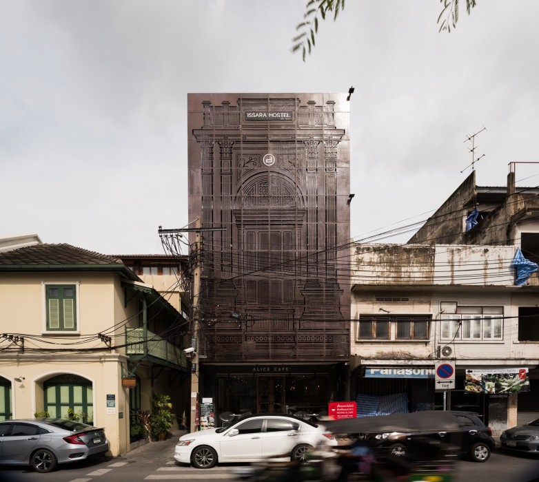 Issara By D Hostel 38/93