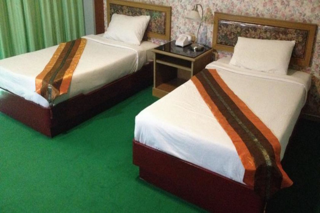 Chao Phya Grand Hotel 39/64