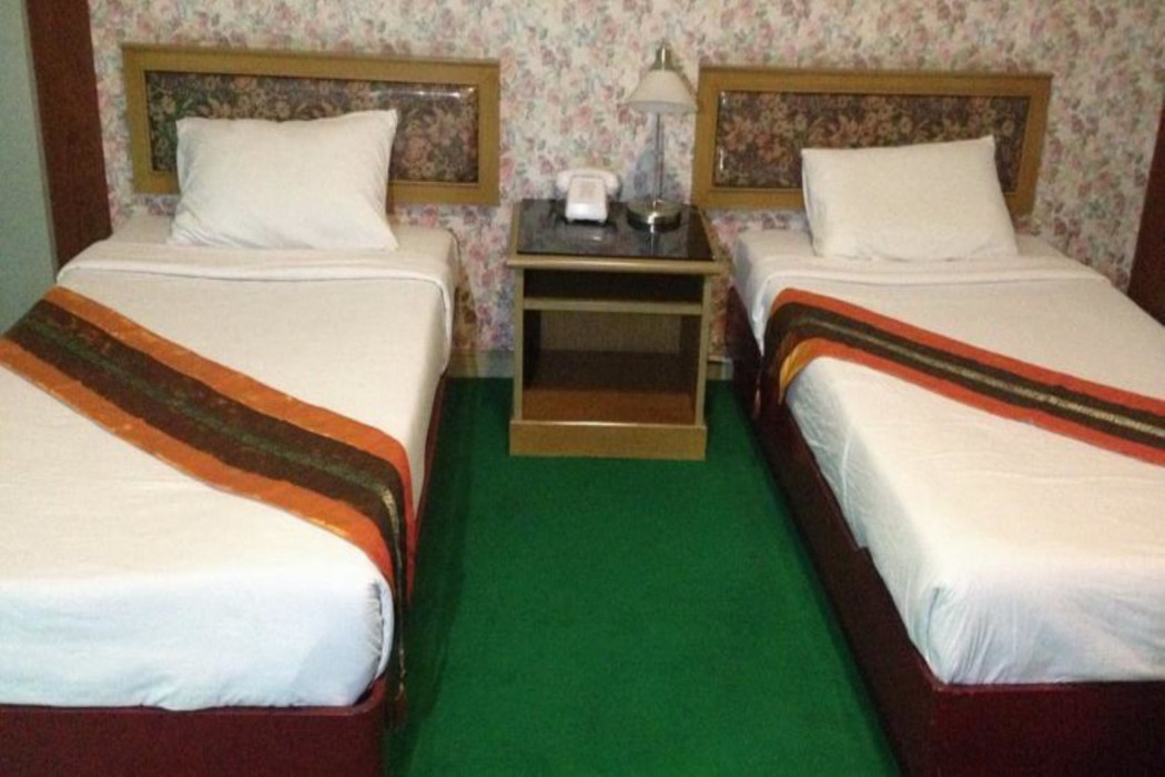 Chao Phya Grand Hotel 32/64