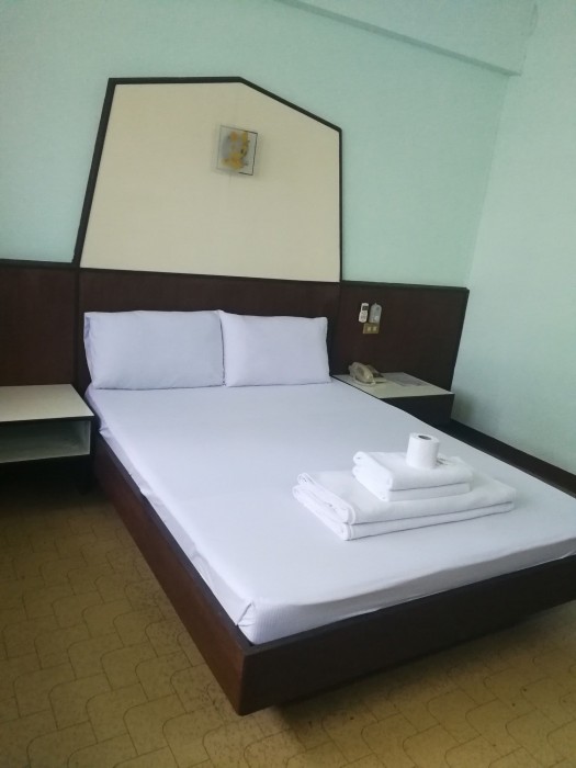 Laem Thong Hotel 10/39