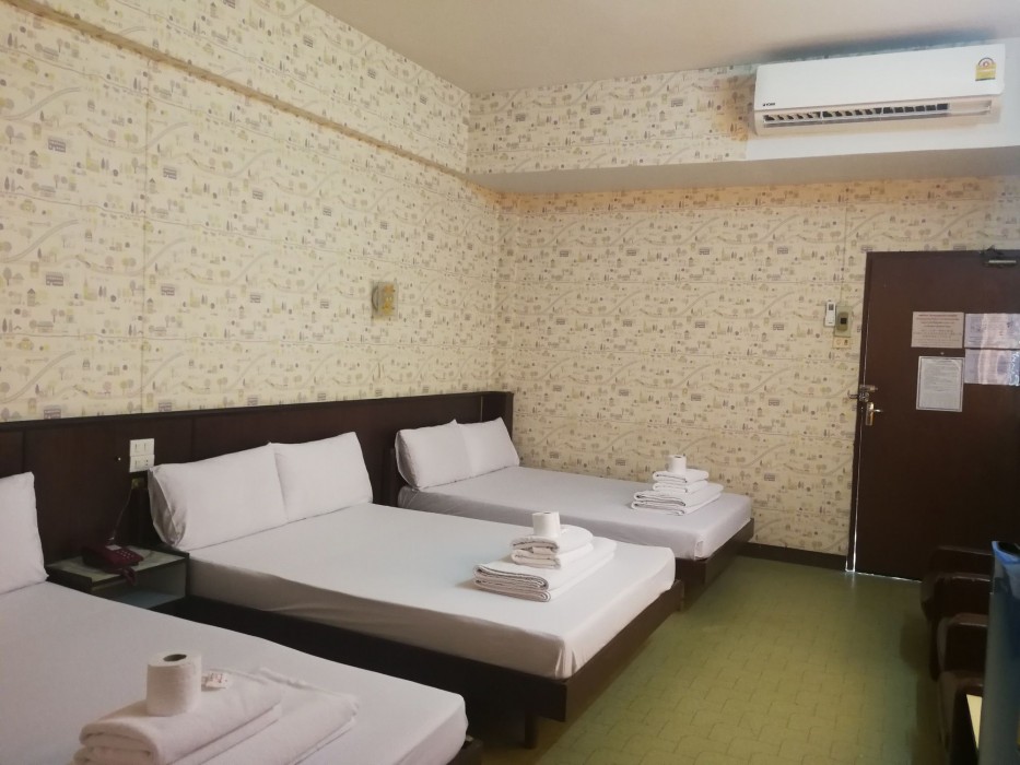 Laem Thong Hotel 29/39