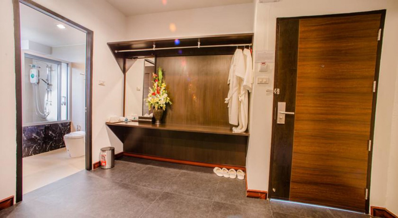 D11 Hotel 16/56