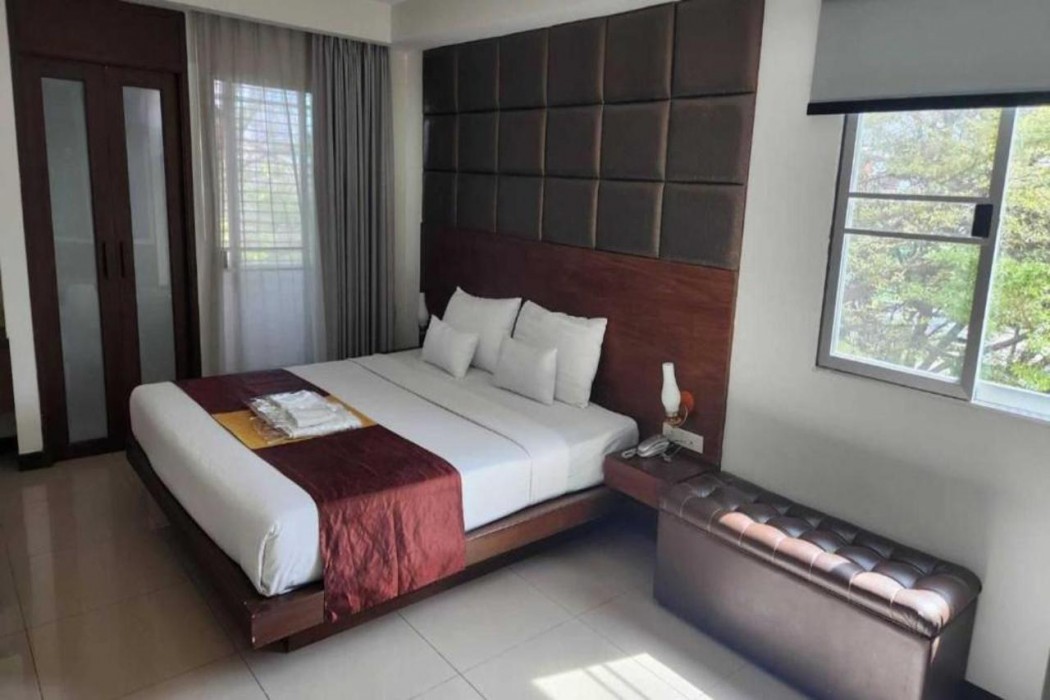 Collection O The Bangkok Cha Cha Suite 15/56