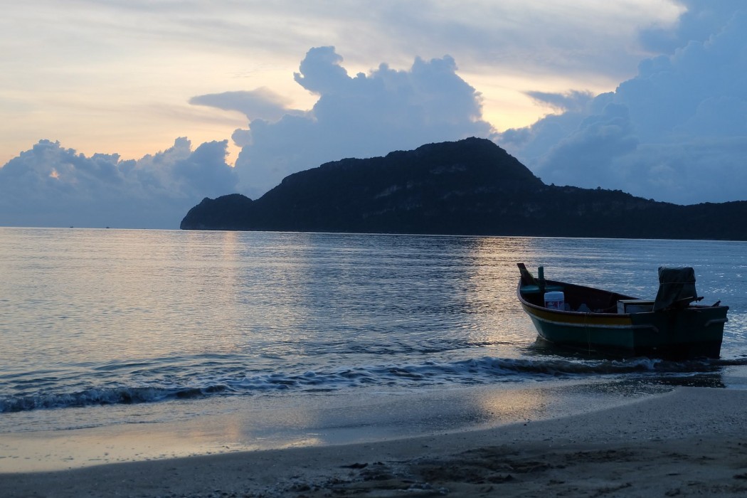 Beach Box At Pran 12/80