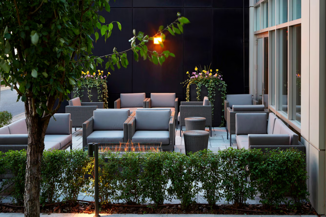 Courtyard Montreal Airport 13/22