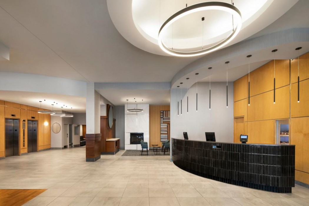 Lobby at Courtyard Montreal Airport, MONTREAL