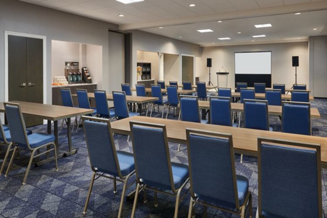 Courtyard by Marriott Ottawa Downtown 13/17