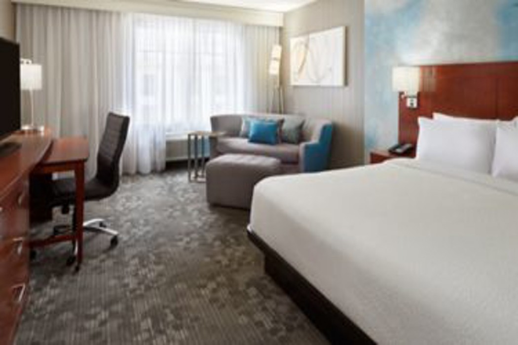 Courtyard by Marriott Ottawa Downtown 6/17