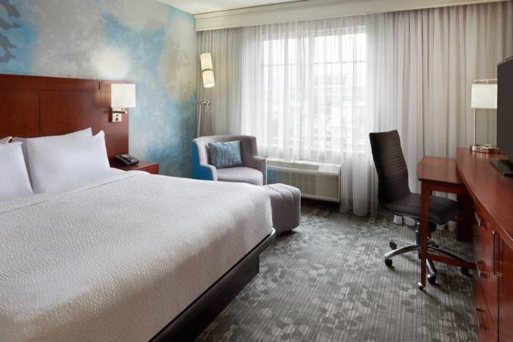 Courtyard by Marriott Ottawa Downtown 9/17