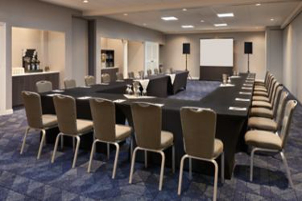 Courtyard by Marriott Ottawa Downtown 11/17