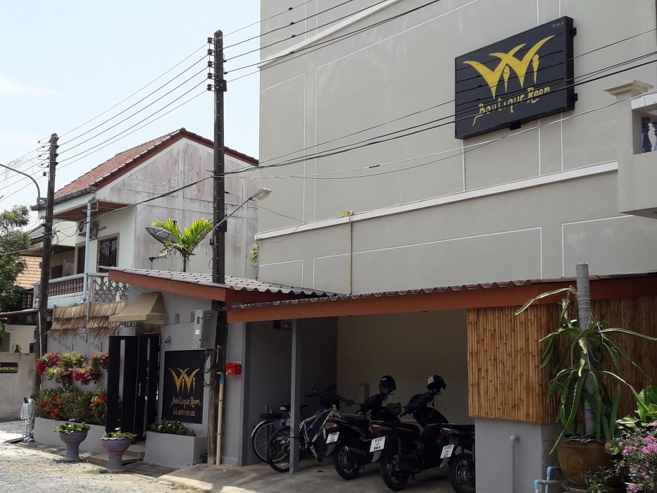 Vivi Boutique Room 33/51