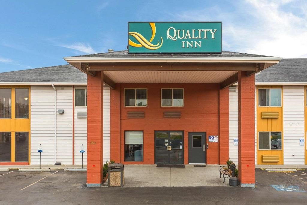 Quality Inn Airport Boise ID 1/50